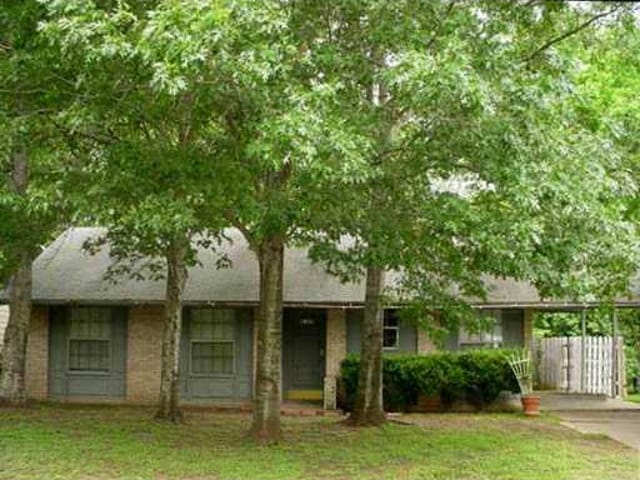 2708 Friar Tuck Ln