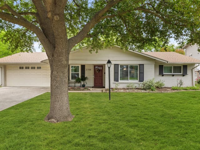 2708 Greenlawn Pkwy