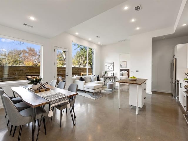2708 La Mesa DR Unit #B