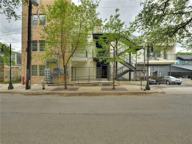 2708 San Pedro St Unit #103
