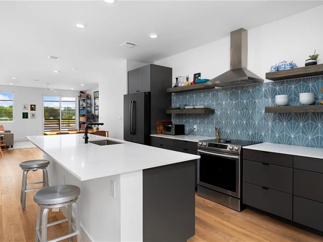 2709 E 5th St Unit #1206