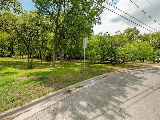2709 Princeton Dr