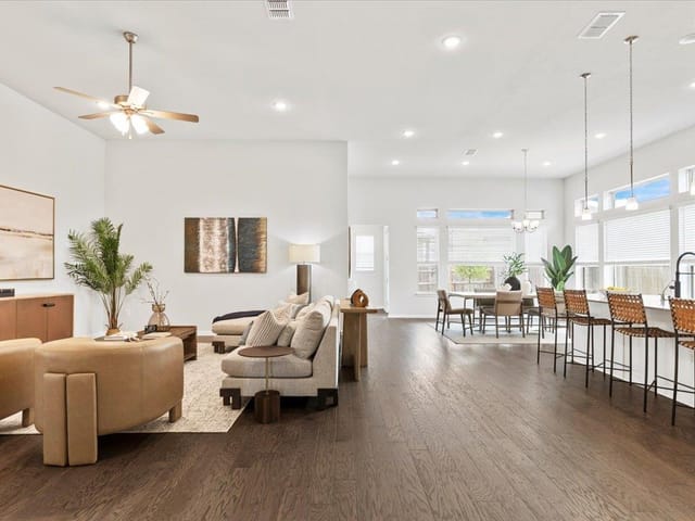 271 Eclipse DR