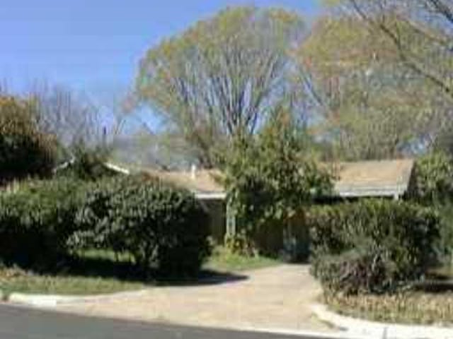 2710 FRIAR TUCK LN