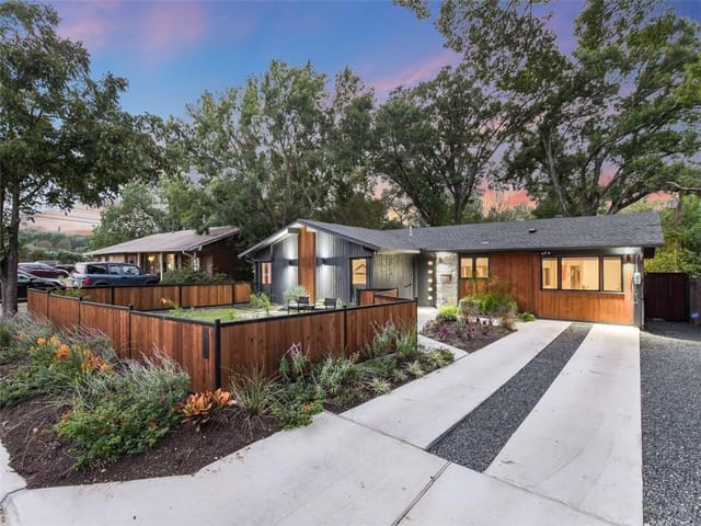 2710 Friar Tuck Ln