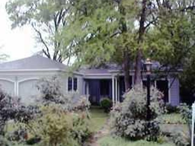2711 BOWMAN Ave