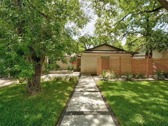 2711 Sherwood Ln