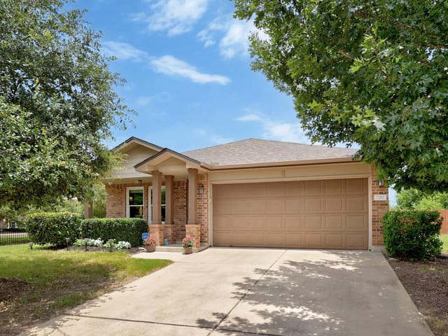 2712 Bluffstone DR