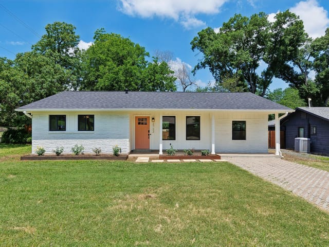 2712 Friar Tuck LN