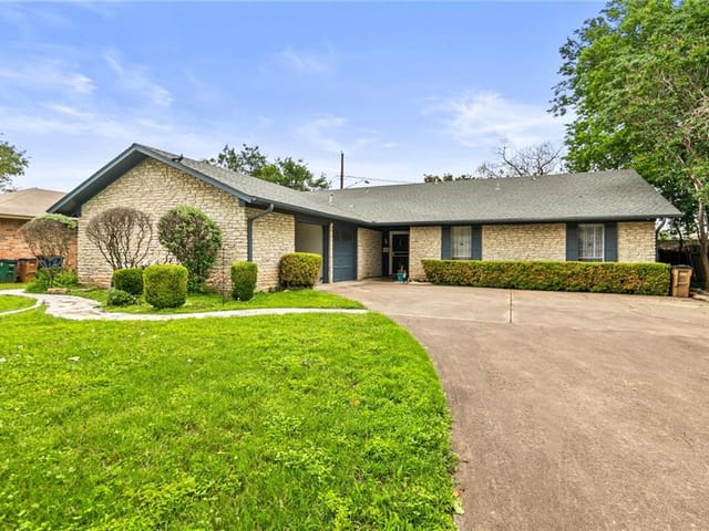 2712 Thrushwood Dr