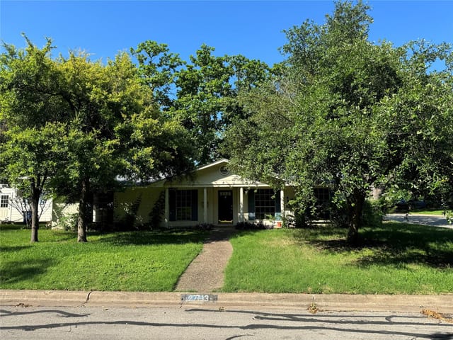 2713 Cascade Dr