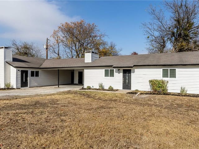 2714 Parker Ln