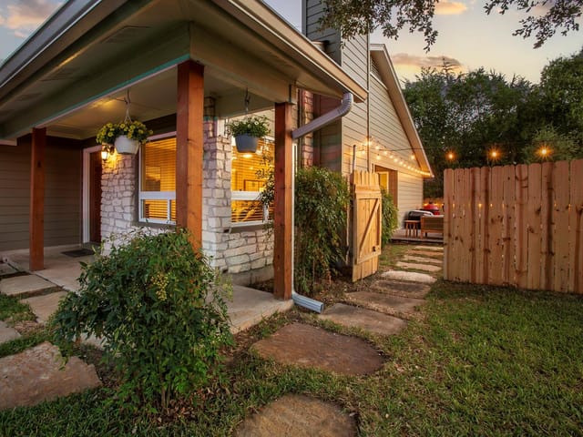2715 Wilcrest Dr