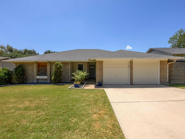 2717 Charlesworth DR