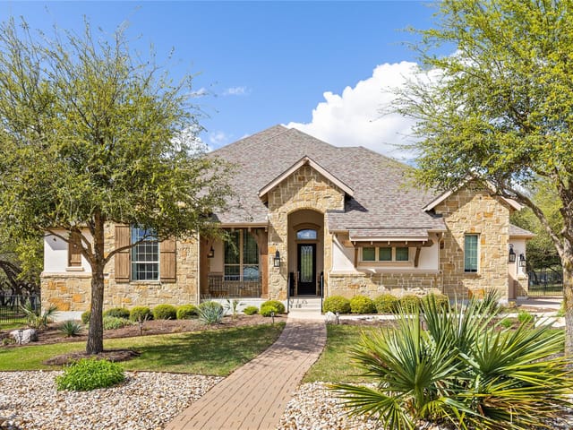 2721 Vista Heights Dr