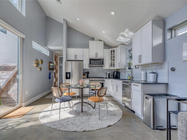 2723 Lyons Rd Unit #B