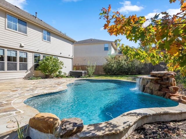 2725 Alsatia Dr