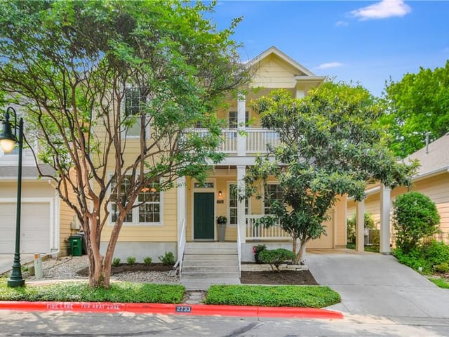 2733 Kinney Oaks Ct