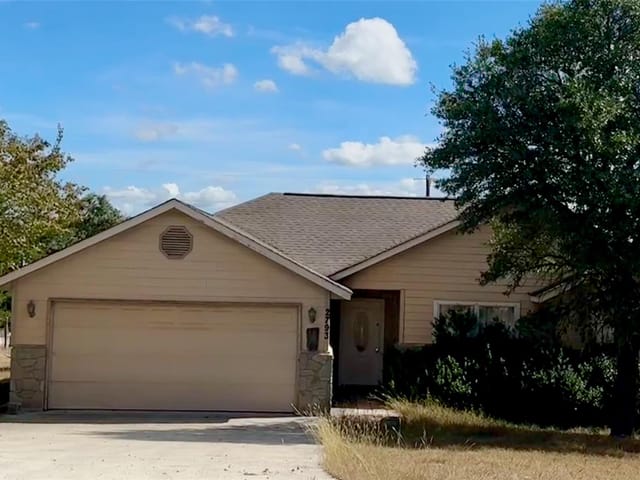 2793 Contour Dr