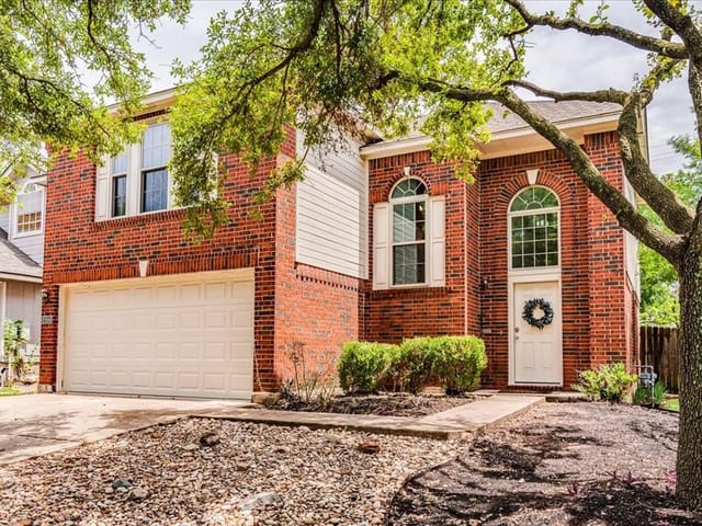 2800 Feathercrest Dr