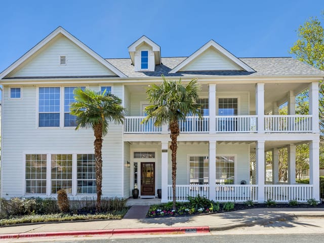 2800 Kinney Oaks CT