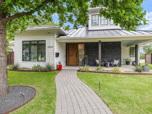 2800 W Fresco Dr