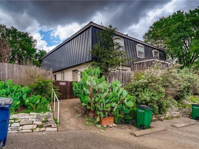 2800 Westhill DR