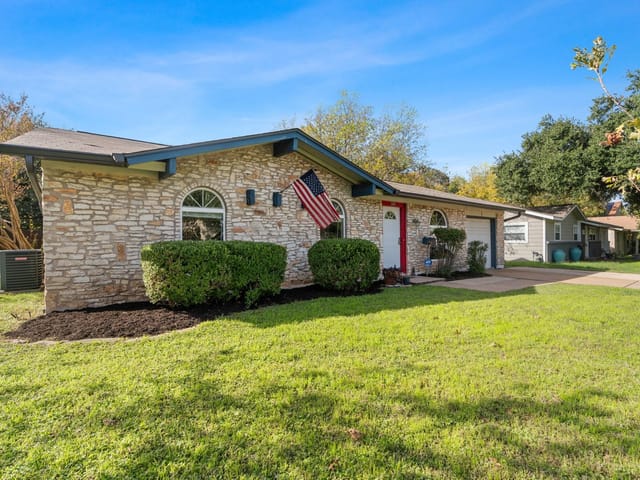 2801 Ashdale Dr