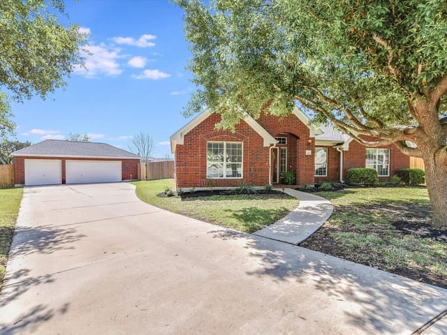 2801 Cavern Mist Ln