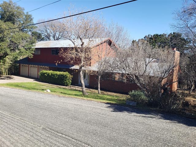 2801 De Soto Dr