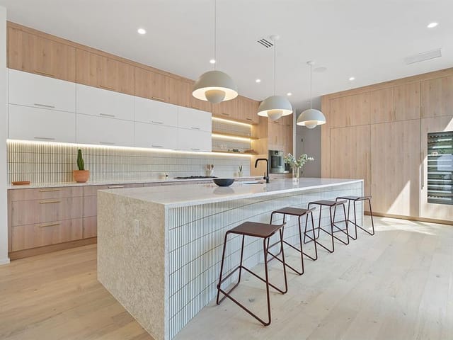2801 Oakhaven DR