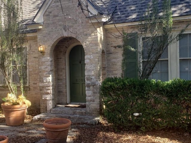 2801 Wooldridge Dr