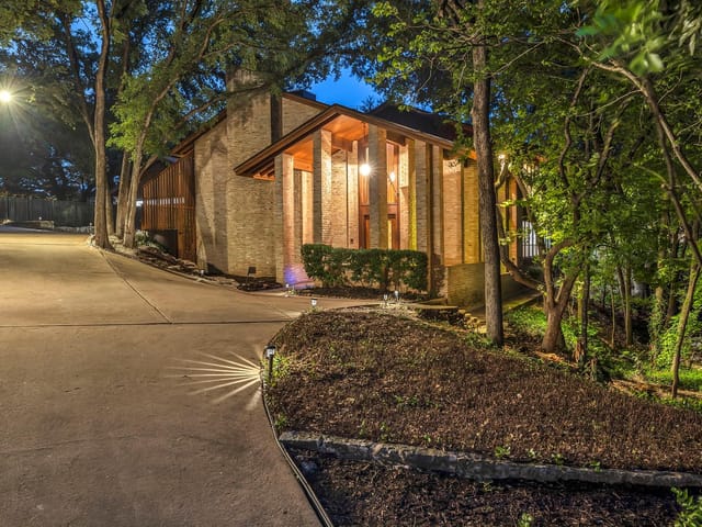 2802 Deercreek Cir
