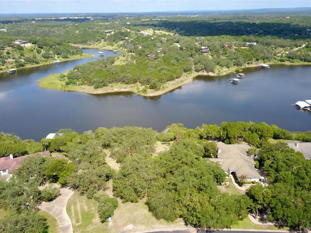 2802 Marina Shores Dr