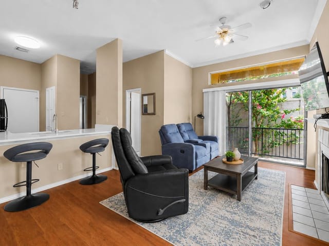 2802 Nueces ST Unit #201