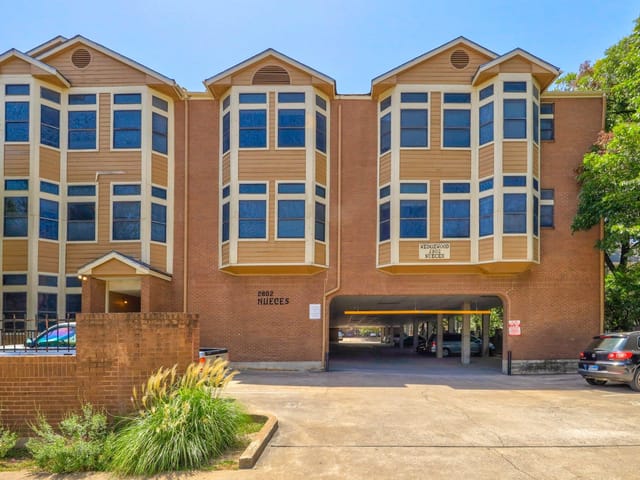 2802 Nueces ST Unit #306