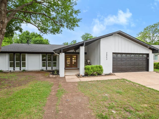 2803 Benbrook Dr