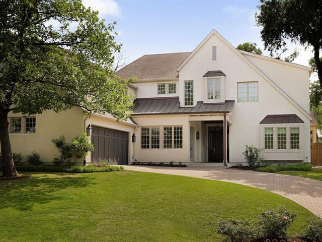 2803 Townes LN