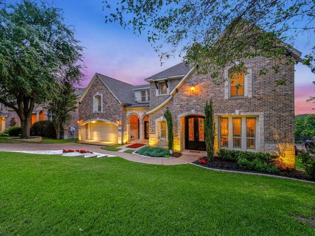 2803 Welton Cliff DR