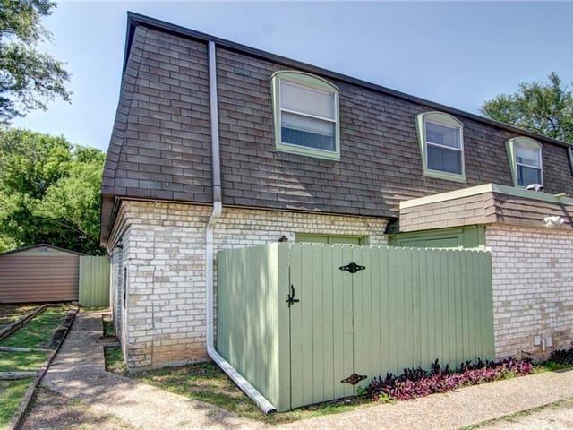 2804 Westhill DR
