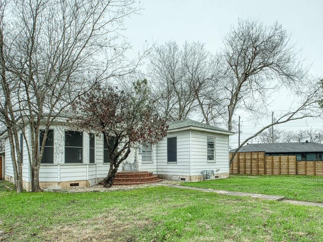 2805 Breeze Ter