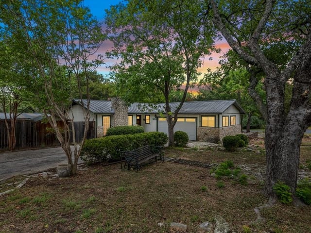 2805 Mecca Rd