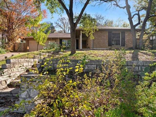 2805 Oakhaven DR