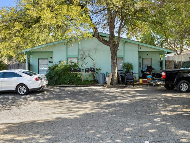 2805 Parker Ln