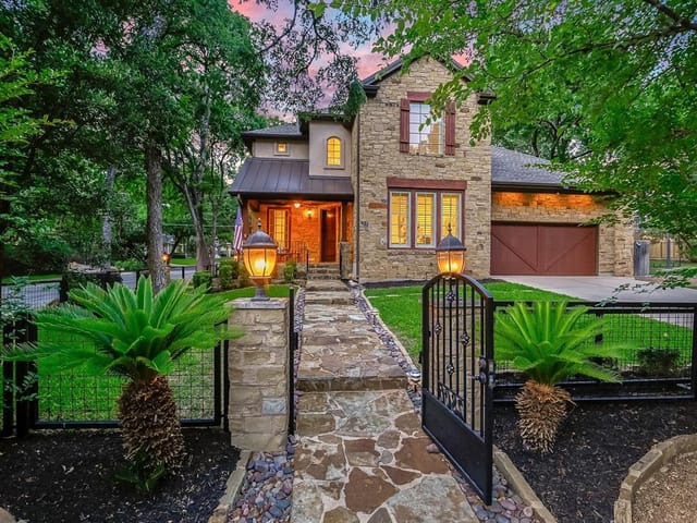 2806 Cherry LN