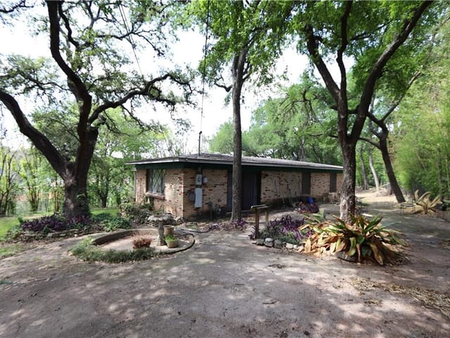 2806 Geraghty Ave