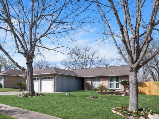 2806 Nordham Dr