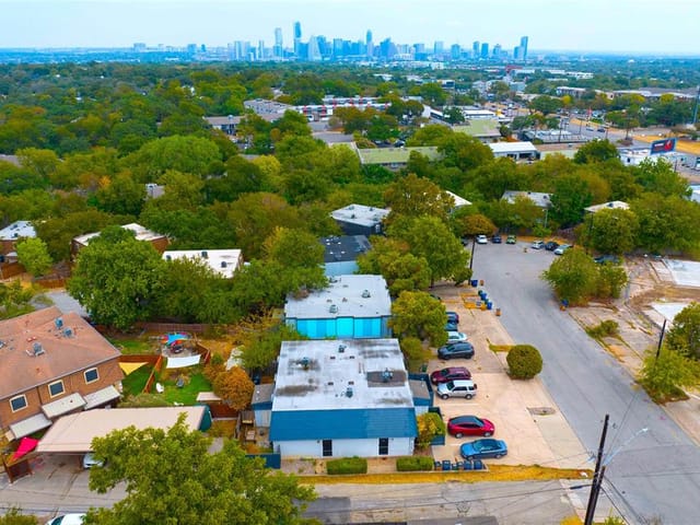 2806 Sky way Cir