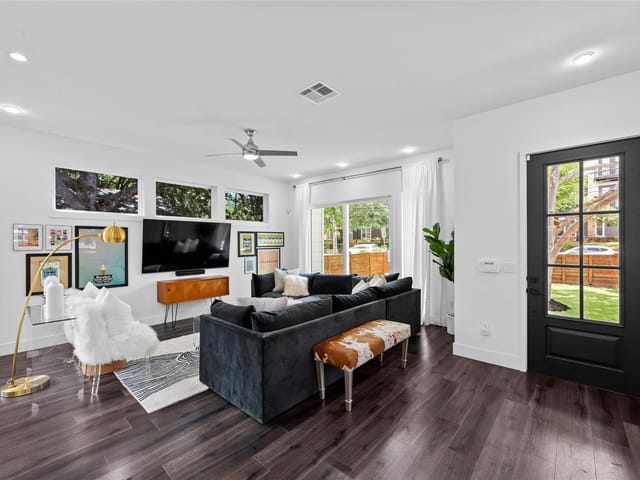 2806 W 44th St Unit #A