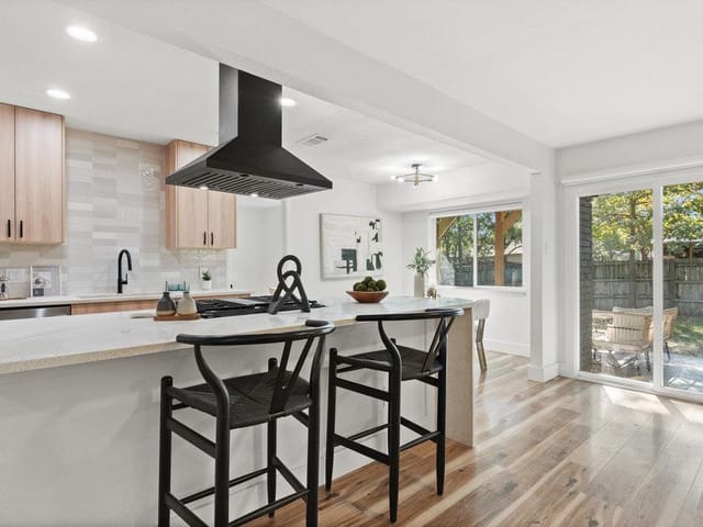 2807 Cornish CIR